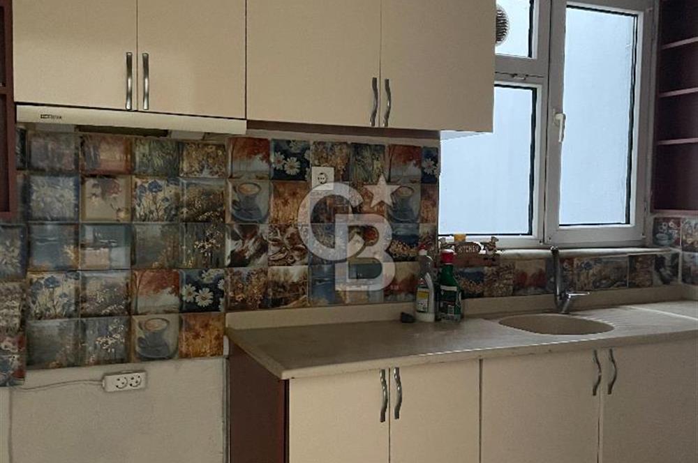 ORTAKÖY'de AĞAÇLI SOKAKTA 85m2 3+1 Kiralık