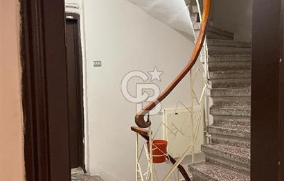 ORTAKÖY'de AĞAÇLI SOKAKTA 85m2 3+1 Kiralık