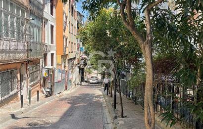 ORTAKÖY'de AĞAÇLI SOKAKTA 85m2 3+1 Kiralık