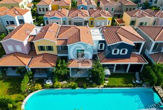 Aydın Kuşadası Storia Akdeniz Evleri Ortak havuzlu ikiz villa