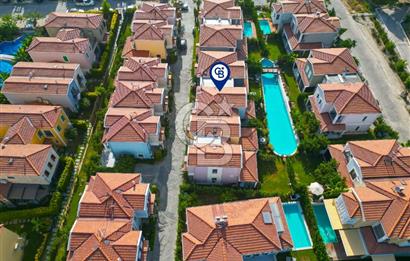Aydın Kuşadası Storia Akdeniz Evleri Ortak havuzlu ikiz villa