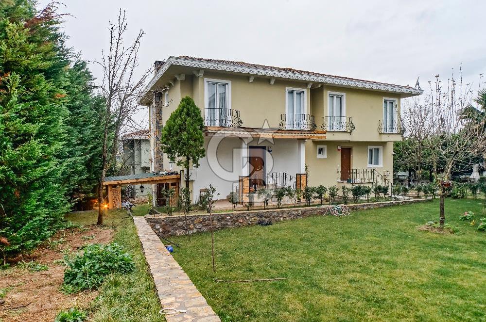 ŞİLE BALIBEY'DE SİTE İÇİNDE ÖZEL TASARIM LÜKS 5+2 SATILIK VİLLA