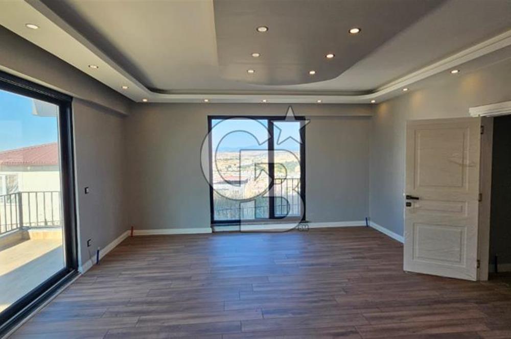 Yalova Merkezde Full Deniz Manzaralı Asansörlü 6+1 Satılık Villa!
