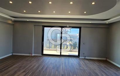 Yalova Merkezde Full Deniz Manzaralı Asansörlü 6+1 Satılık Villa!