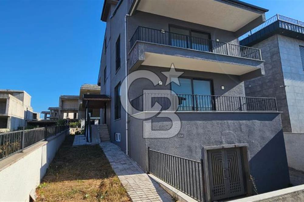 Yalova Merkezde Full Deniz Manzaralı Asansörlü 6+1 Satılık Villa!
