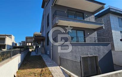 Yalova Merkezde Full Deniz Manzaralı Asansörlü 6+1 Satılık Villa!