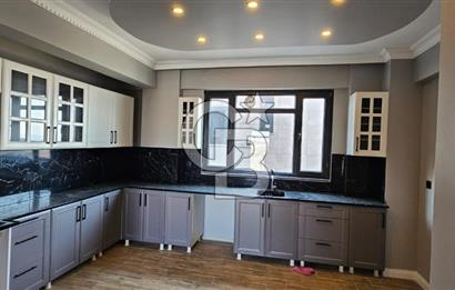 Yalova Merkezde Full Deniz Manzaralı Asansörlü 6+1 Satılık Villa!