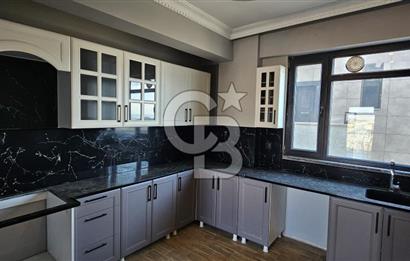Yalova Merkezde Full Deniz Manzaralı Asansörlü 6+1 Satılık Villa!