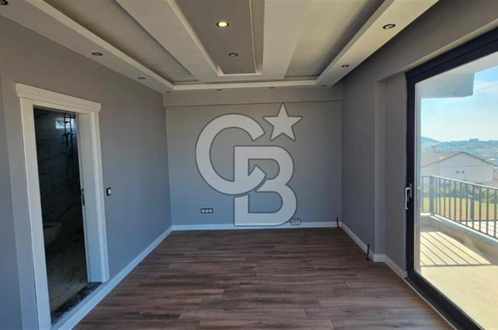 Yalova Merkezde Full Deniz Manzaralı Asansörlü 6+1 Satılık Villa!