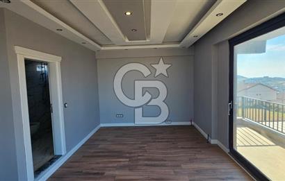 Yalova Merkezde Full Deniz Manzaralı Asansörlü 6+1 Satılık Villa!