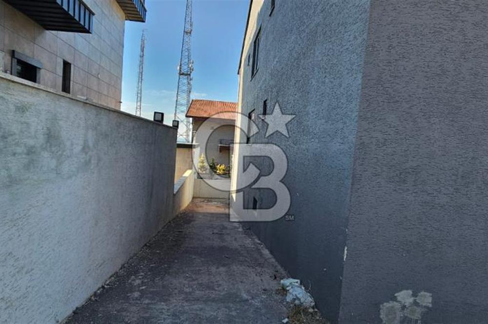 Yalova Merkezde Full Deniz Manzaralı Asansörlü 6+1 Satılık Villa!