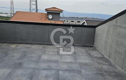 Yalova Merkezde Full Deniz Manzaralı Asansörlü 6+1 Satılık Villa!