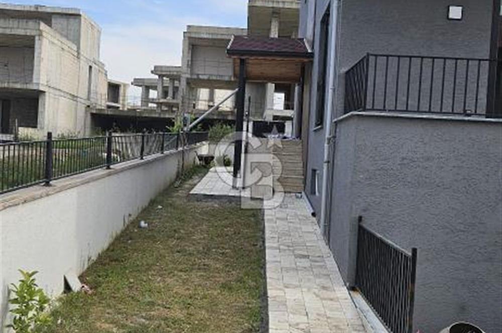 Yalova Merkezde Full Deniz Manzaralı Asansörlü 6+1 Satılık Villa!