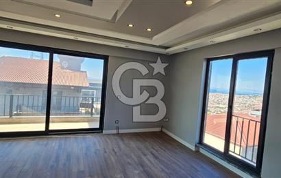 Yalova Merkezde Full Deniz Manzaralı Asansörlü 6+1 Satılık Villa!