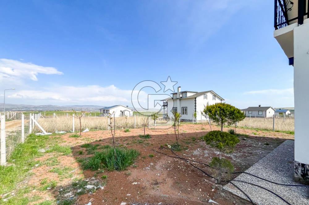 GÖLBAŞI YAVRUCUKTA SIFIR DOĞALGAZLI 4+2 FIRSAT VİLLA