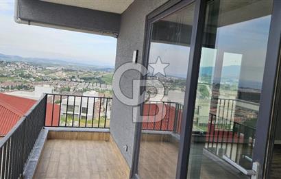 Yalova Merkezde Full Deniz Manzaralı Asansörlü 6+1 Satılık Villa!
