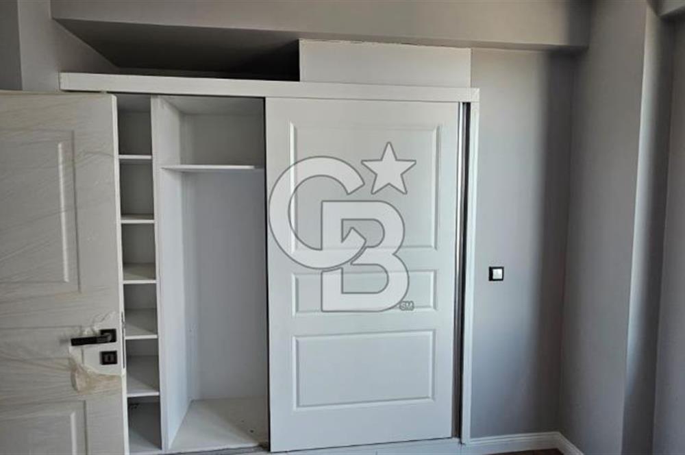 Yalova Merkezde Full Deniz Manzaralı Asansörlü 6+1 Satılık Villa!
