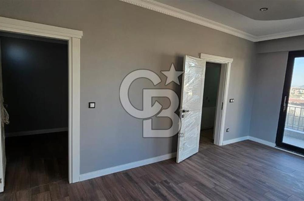 Yalova Merkezde Full Deniz Manzaralı Asansörlü 6+1 Satılık Villa!
