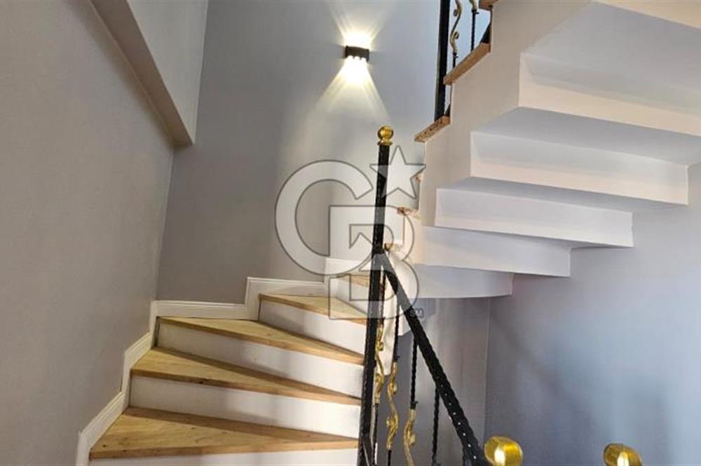 Yalova Merkezde Full Deniz Manzaralı Asansörlü 6+1 Satılık Villa!