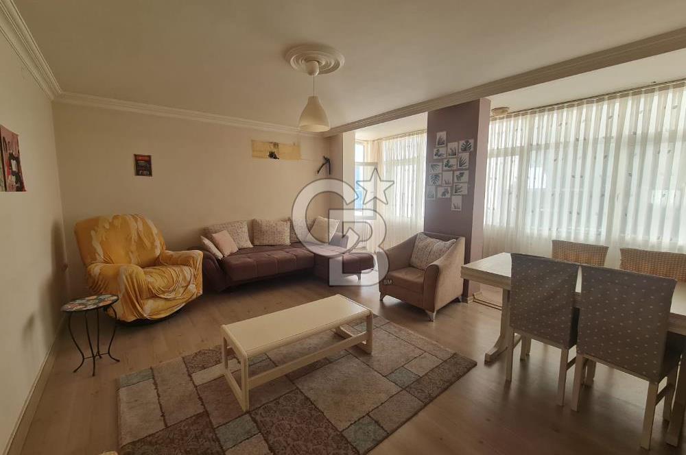 Karşıyaka Banka Sokağında 2+1 Satılık asansörlü ara kat daire