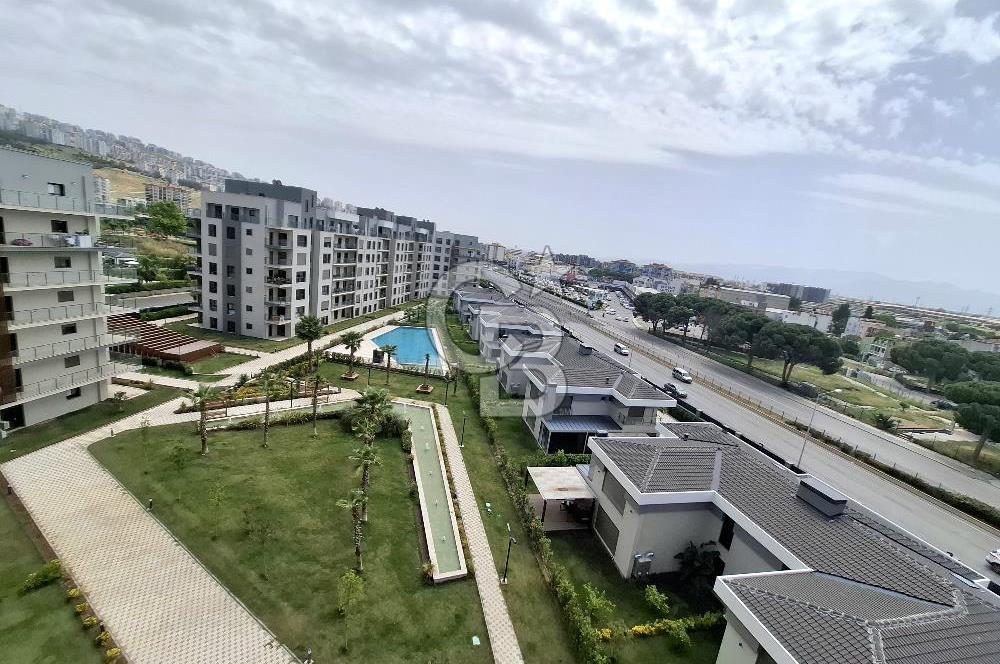 Green Park Çiğli'de Havuz Cepheli Satılık Sıfır 2+1 Daire