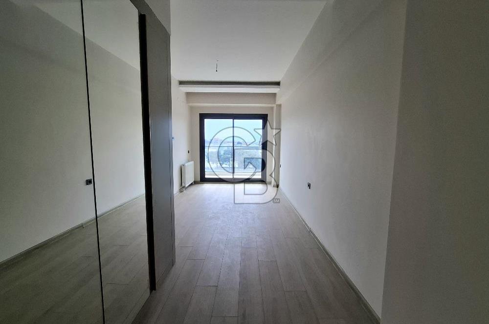 Green Park Çiğli'de Havuz Cepheli Satılık Sıfır 2+1 Daire