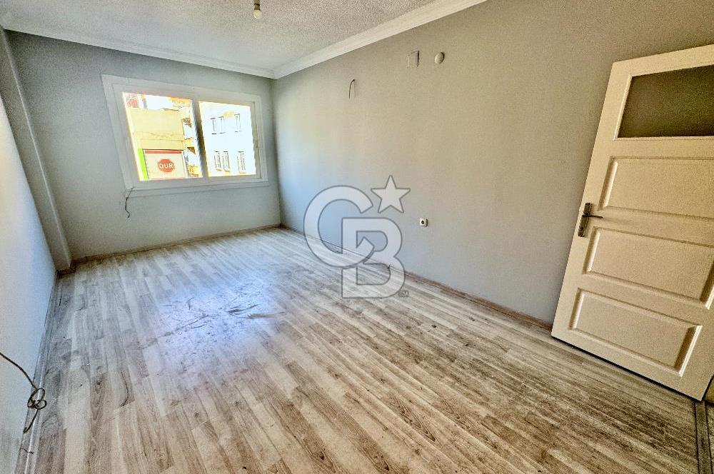MAHMUDİYE MAH. ÇARŞI MERKEZDE İÇİ YAPILI SATILIK 2+1 DAİRE