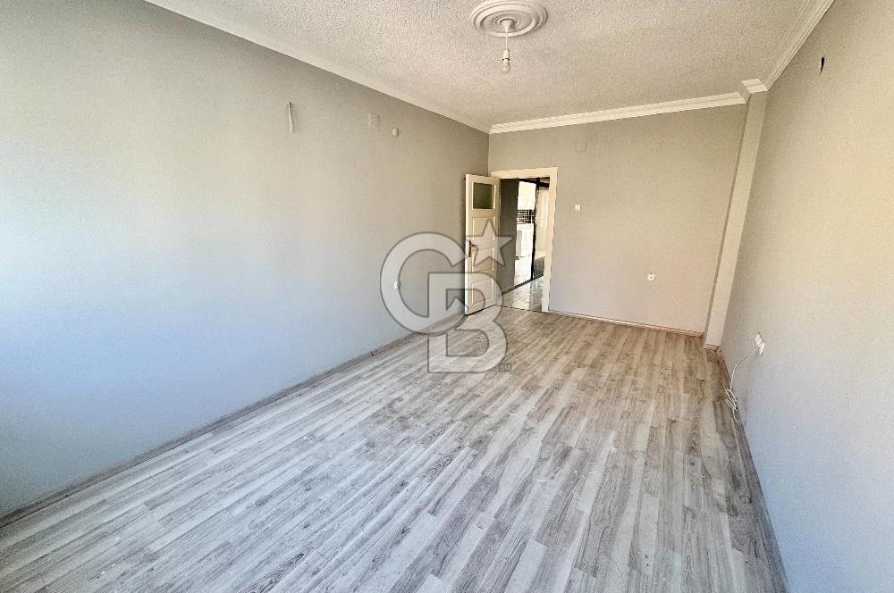 MAHMUDİYE MAH. ÇARŞI MERKEZDE İÇİ YAPILI SATILIK 2+1 DAİRE