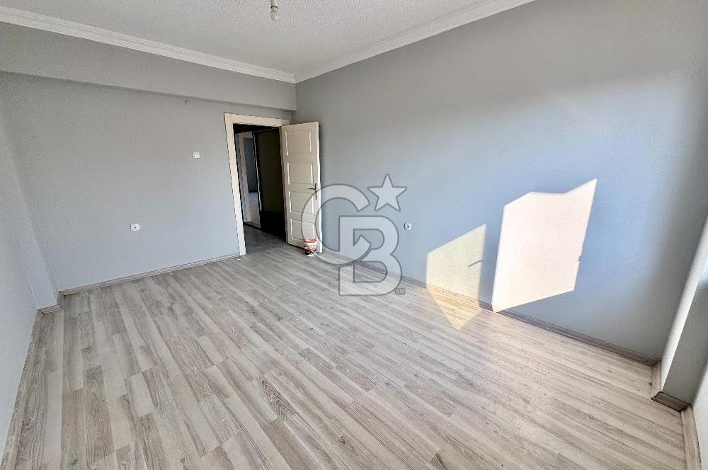 MAHMUDİYE MAH. ÇARŞI MERKEZDE İÇİ YAPILI SATILIK 2+1 DAİRE