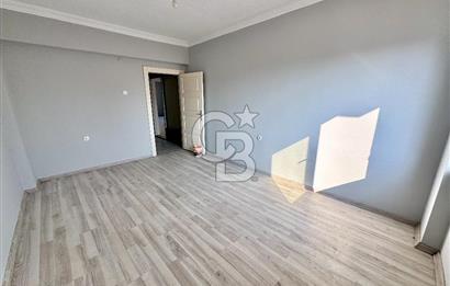MAHMUDİYE MAH. ÇARŞI MERKEZDE İÇİ YAPILI SATILIK 2+1 DAİRE