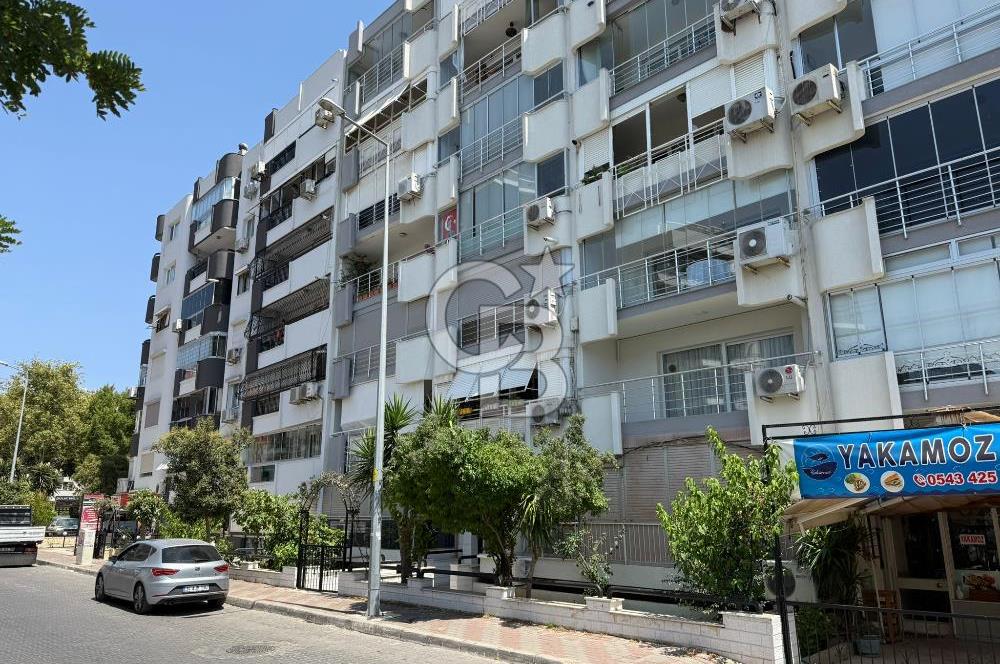 Karşıyaka Bostanlı Satılık Önü Açık Arakat 3+1 Daire