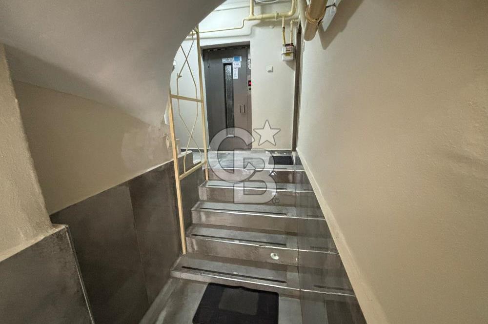 Karşıyaka Bostanlı Satılık Önü Açık Arakat 3+1 Daire