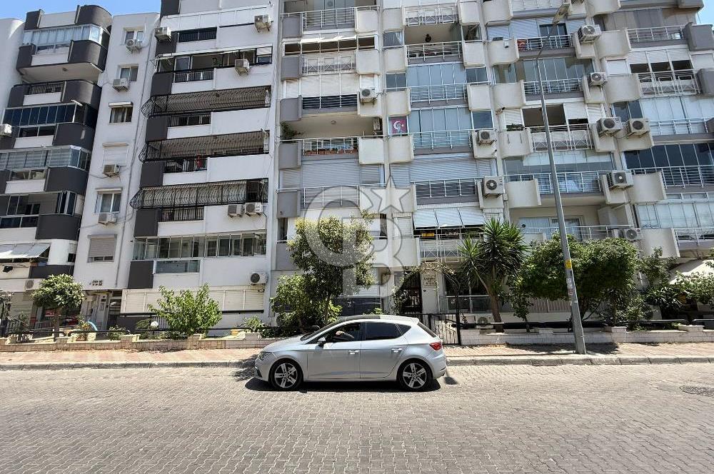 Karşıyaka Bostanlı Satılık Önü Açık Arakat 3+1 Daire