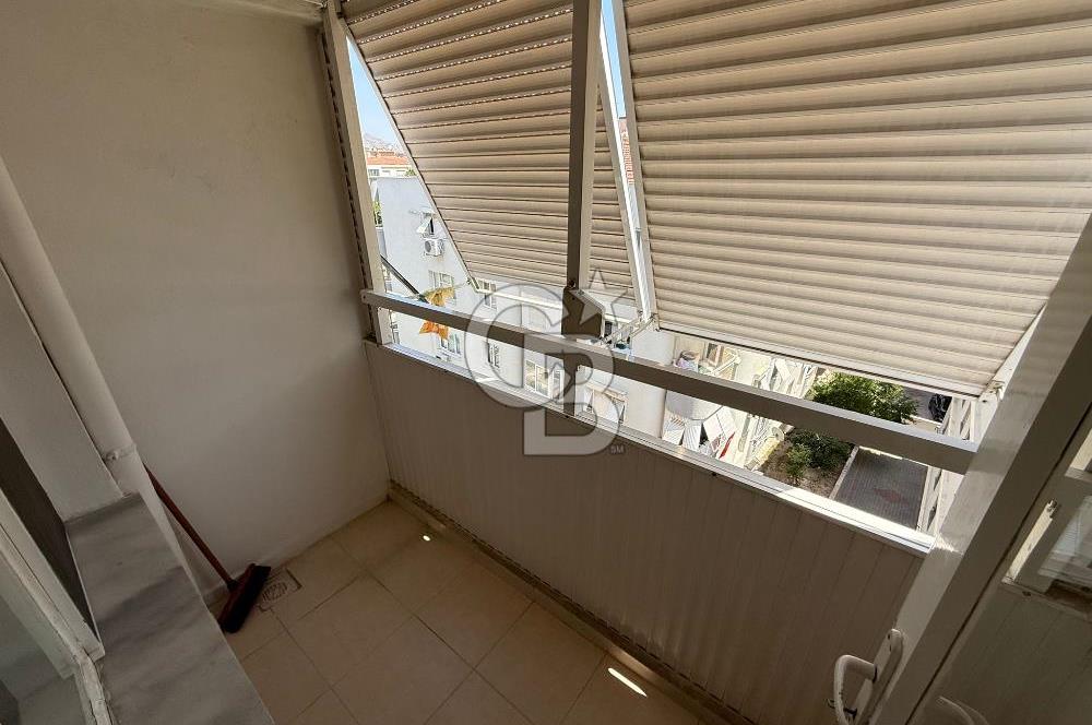 Karşıyaka Bostanlı Satılık Önü Açık Arakat 3+1 Daire