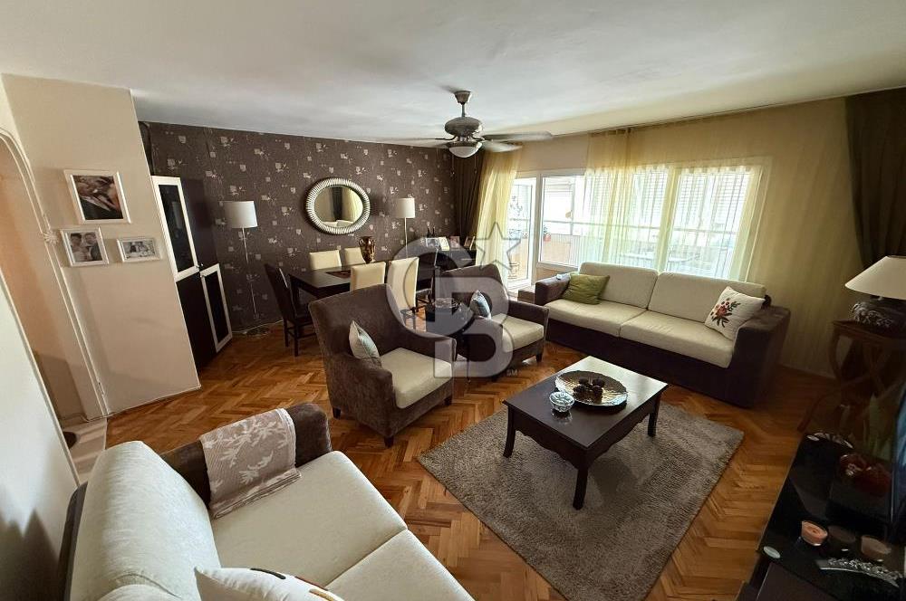 Karşıyaka Bostanlı Satılık Önü Açık Arakat 3+1 Daire