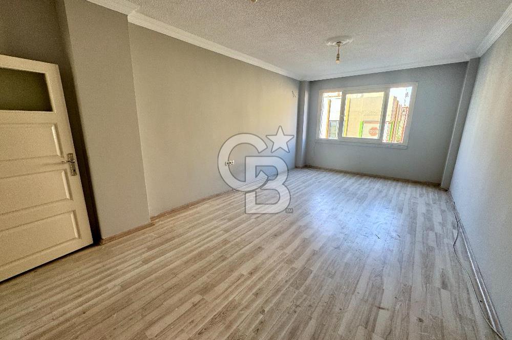 MAHMUDİYE MAH. ÇARŞI MERKEZDE İÇİ YAPILI SATILIK 2+1 DAİRE