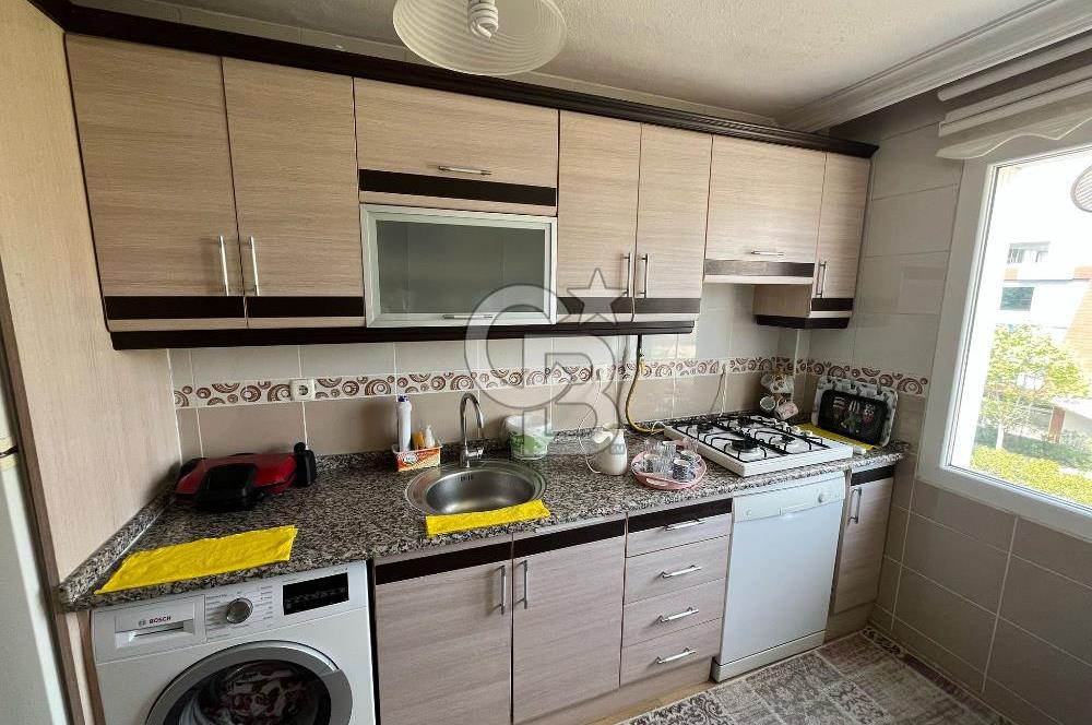 Bornova Işıkkent'te 3+1 Geniş Ara Kat Daire