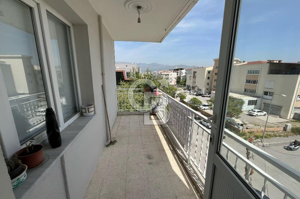 BORNOVA IŞIKKENT'TE 3+1 GENİŞ ÖNÜ AÇIK DAİRE