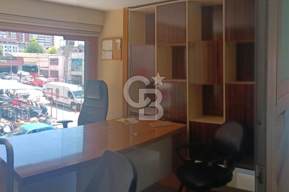 YENİMAHALLE’DE KÖŞEBAŞI KONUMDA SATILIK İŞ YERİ