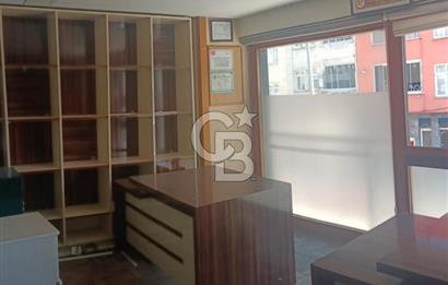 YENİMAHALLE’DE KÖŞEBAŞI KONUMDA SATILIK İŞ YERİ
