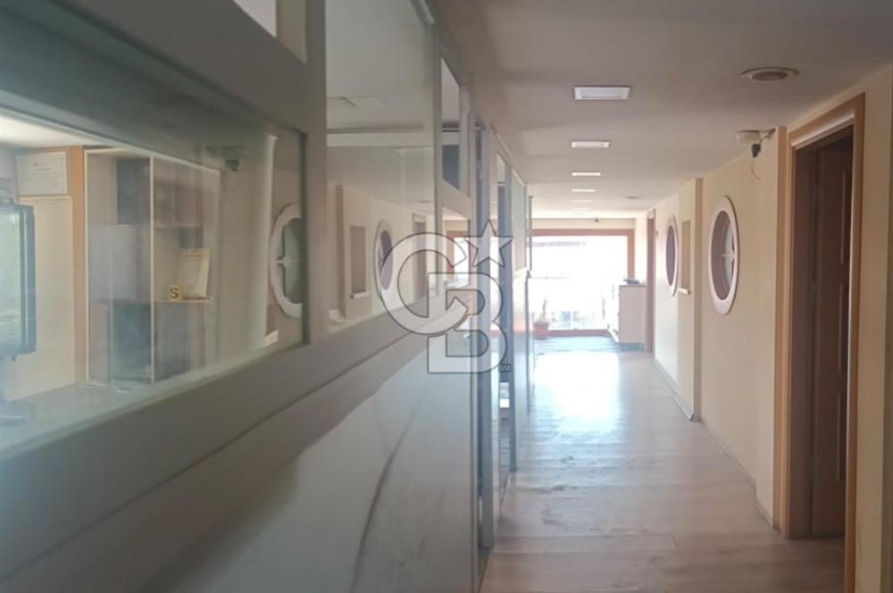 YENİMAHALLE’DE KÖŞEBAŞI KONUMDA SATILIK İŞ YERİ