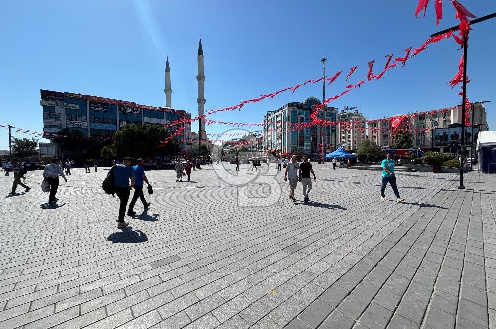 ESENYURT ESKULE AVMDE SATILIK KREDİYE UYGUN DÜKKAN MAĞAZA