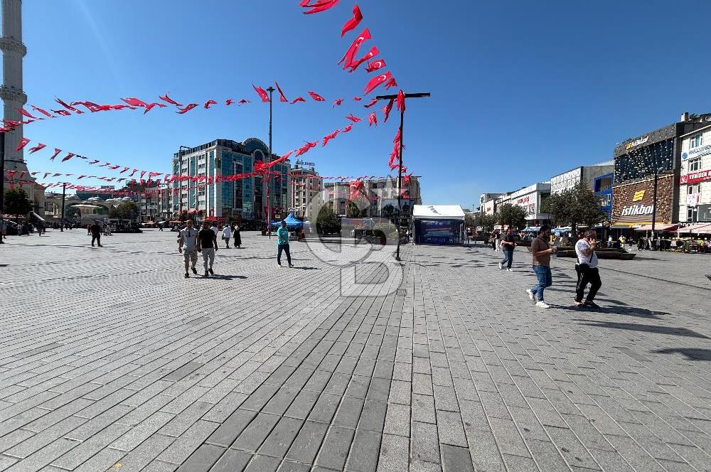 ESENYURT ESKULE AVMDE SATILIK KREDİYE UYGUN DÜKKAN MAĞAZA