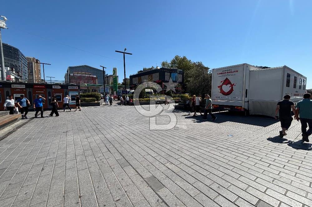 ESENYURT ESKULE AVMDE SATILIK KREDİYE UYGUN DÜKKAN MAĞAZA
