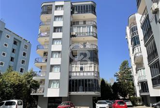 Bornova Mevlana Sitesi'nde Merkezi Konum Satılık Geniş 3+1 Daire