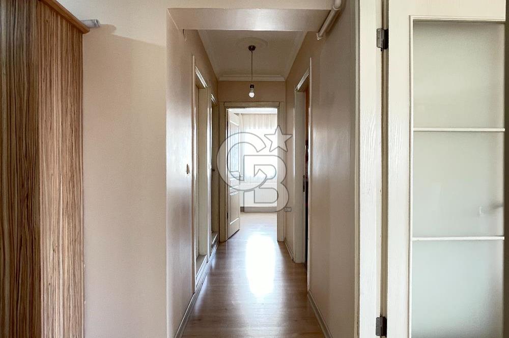 Bornova Mevlana Sitesi'nde Merkezi Konum Satılık Geniş 3+1 Daire