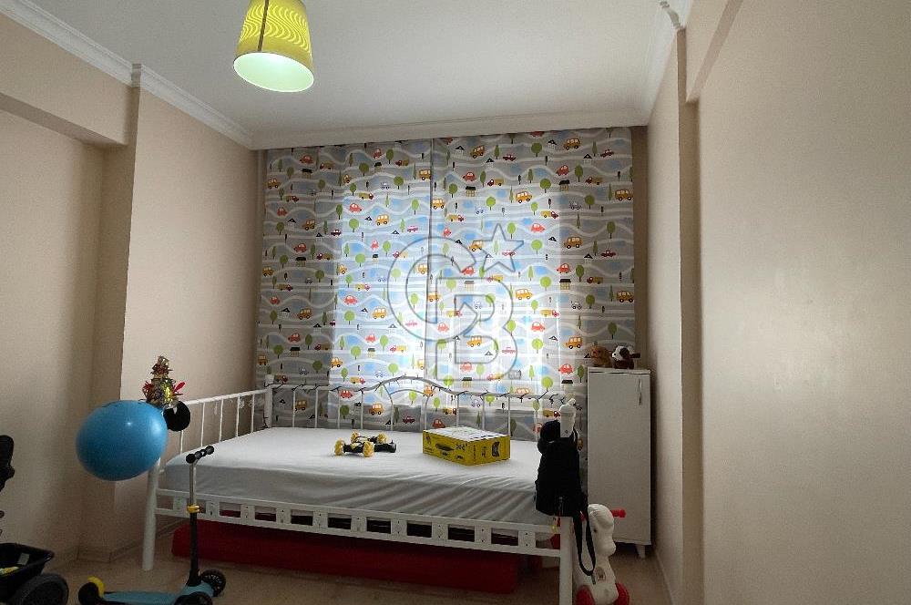 Bornova Mevlana Sitesi'nde Merkezi Konum Satılık Geniş 3+1 Daire