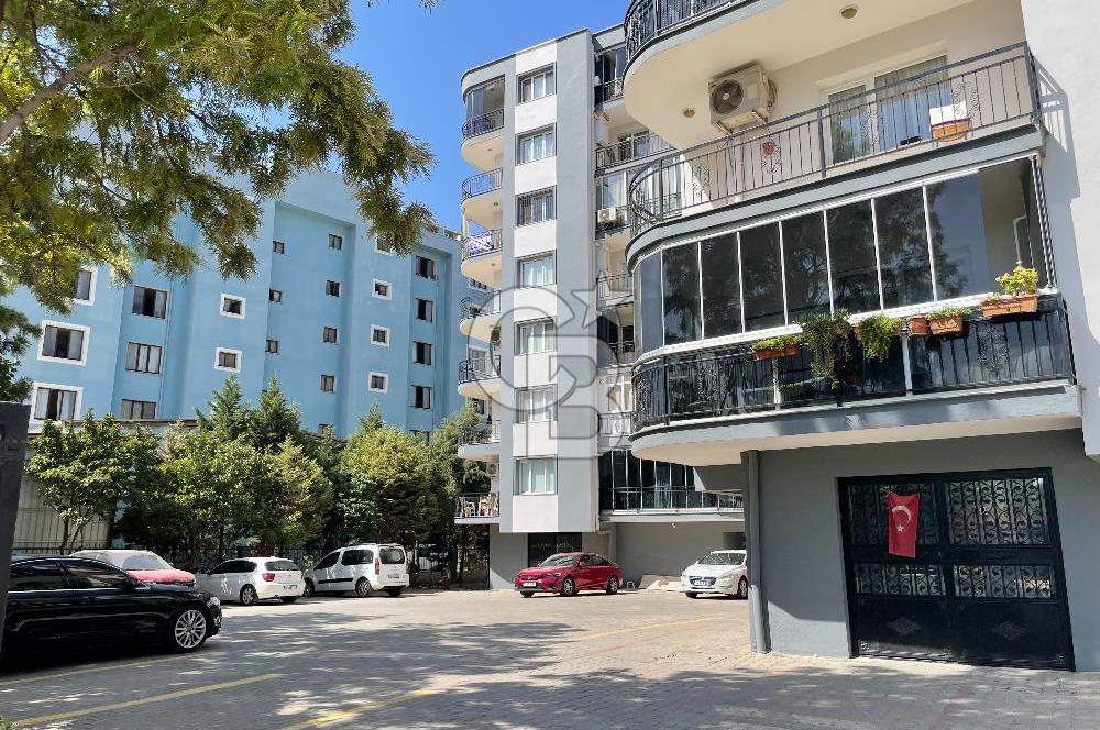 Bornova Mevlana Sitesi'nde Merkezi Konum Satılık Geniş 3+1 Daire