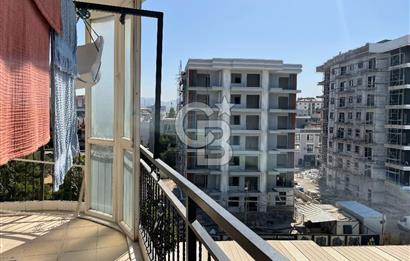 Bornova Mevlana Sitesi'nde Merkezi Konum Satılık Geniş 3+1 Daire