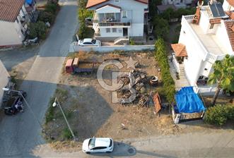 Köyceğiz merkezde Gelişim Mah. 300 m2 Köşe Parsel